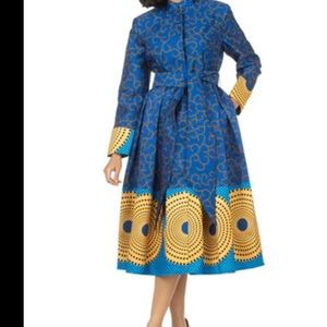 Long sleeve with contrasting colors.